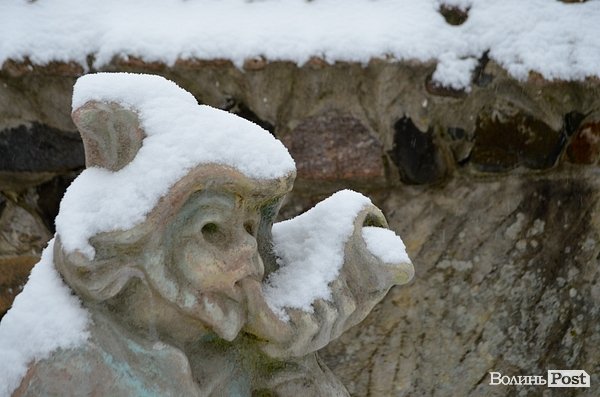 Луцьк засипало снігом. ФОТО
