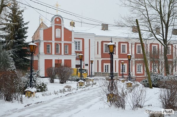 Луцьк засипало снігом. ФОТО