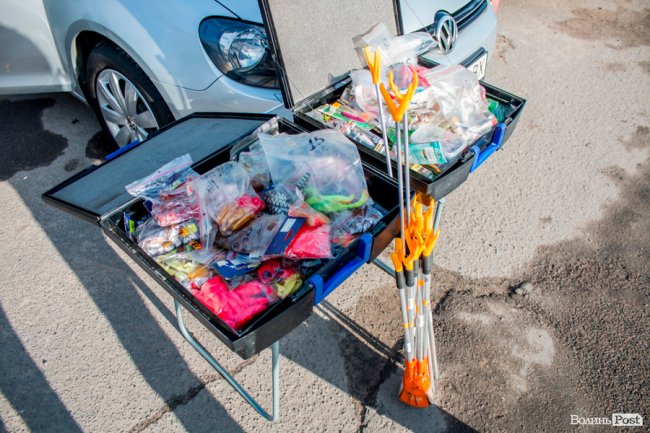  «Барахолка» луцького авторинку: що продають, окрім машин. ФОТО