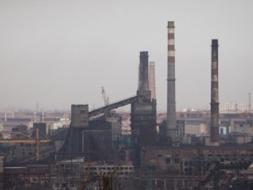 Росіяни бомбардують територію заводу «Азовсталь» у Маріуполі, де перебувають цивільні