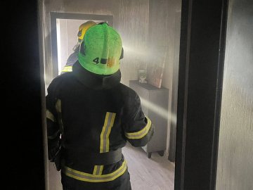 У місті на Волині згоріла квартира. ФОТО, ВІДЕО