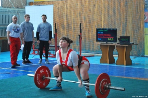 У Луцьку змагаються м'язисті дівчата і хлопці. ФОТО