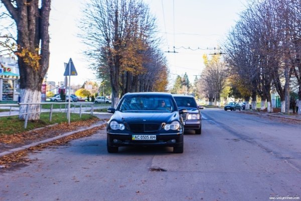«Mercedes-тусовка» в Луцьку. ФОТО 
