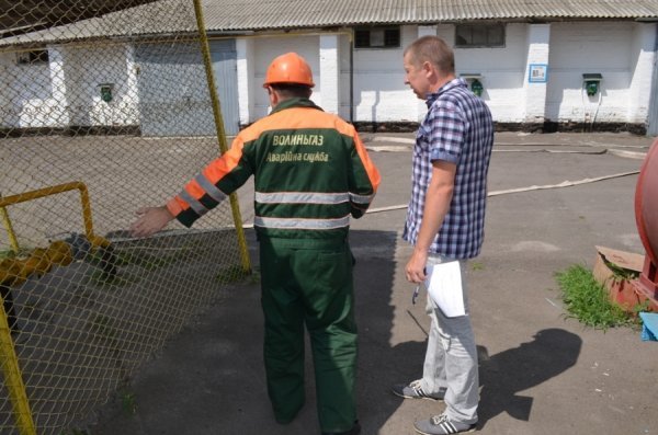 На Волині рятувальники вчилися гасити пожежу на хлібзаводі. ФОТО