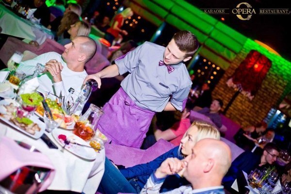 У Луцьку відкрили караоке-ресторан. ФОТО. ВІДЕО