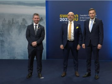 Україні щомісяця потрібно 90-100 тисяч боєприпасів до сучасної артилерії, – Резніков