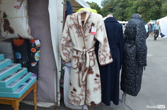 Місце для вигідного шопінгу: у Луцьку відкрився Харківський ярмарок*