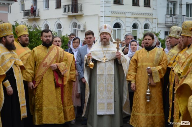 У Луцьку хресною ходою пройшли прихильники церкви Московського патріархату. ФОТО