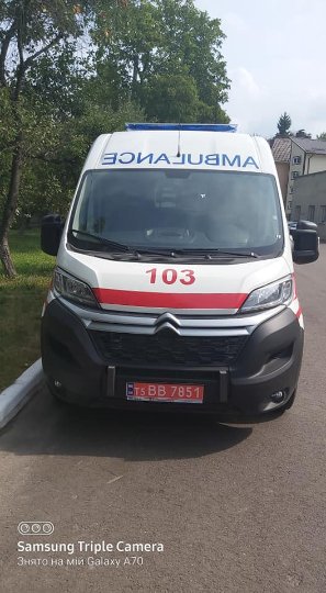 Волинь отримала три надсучасних «швидких» для транспортування хворих з важкою формою перебігу COVID-19. ФОТО