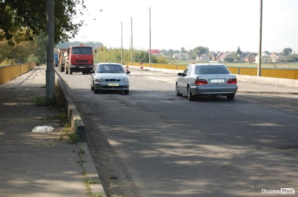 Міст на вулиці Карпенка-Карого