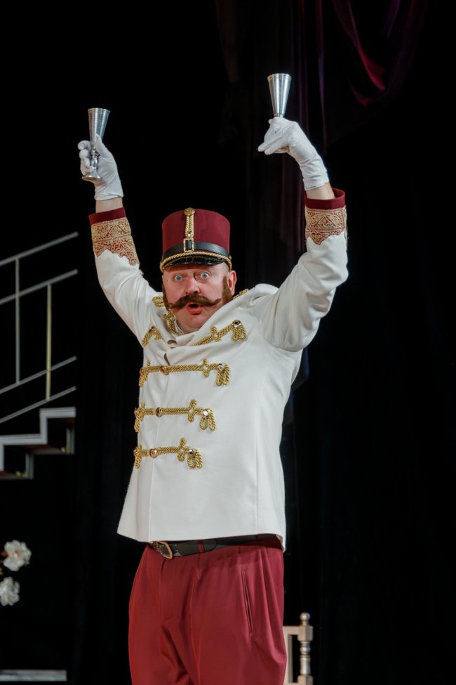 Їхня історія спонукає вірити в силу кохання, попри все: огляд вистав у Луцьку 24 – 26 жовтня