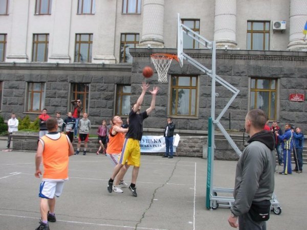 На «Art Territory‬» молодь займалася урбаністичними видами спорту. ФОТО