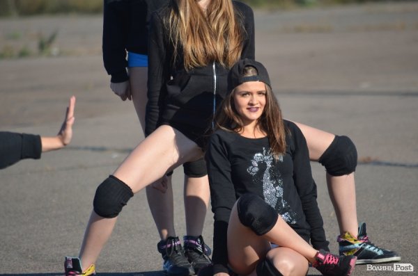 Під Луцьком відбувся чемпіонат з дрег-рейсингу. ФОТО