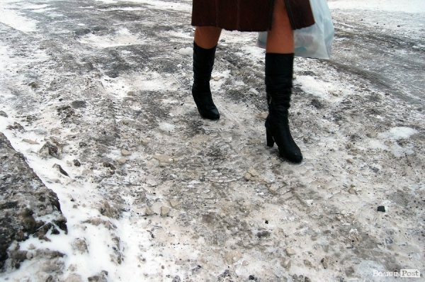 Сніг у Луцьку: вулиця Львівська. ФОТО