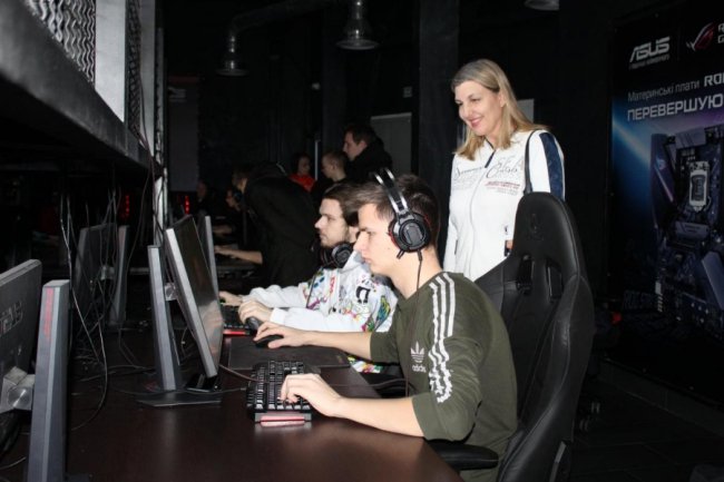 Студенти двох найбільших вишів Волині «рубалися» у «Counter-Strike». ФОТО