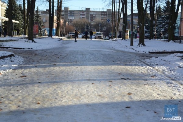 Через ожеледицю у Нововолинську постраждали 10 осіб