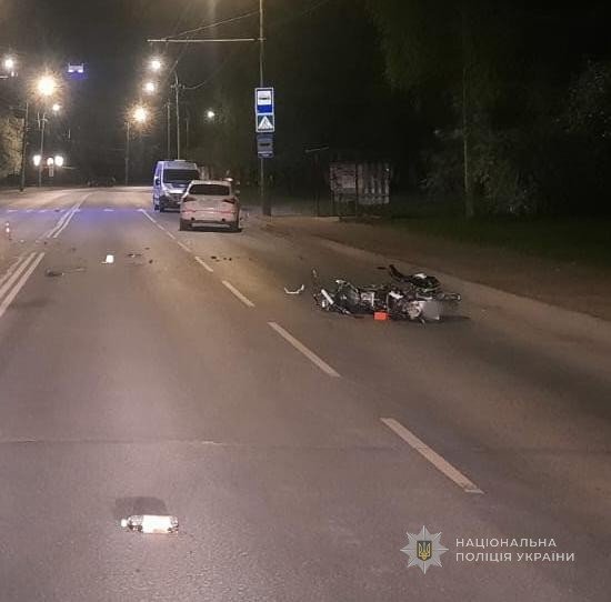 У Луцьку під час аварії травмувався мотоцикліст і неповнолітній пасажир. ФОТО