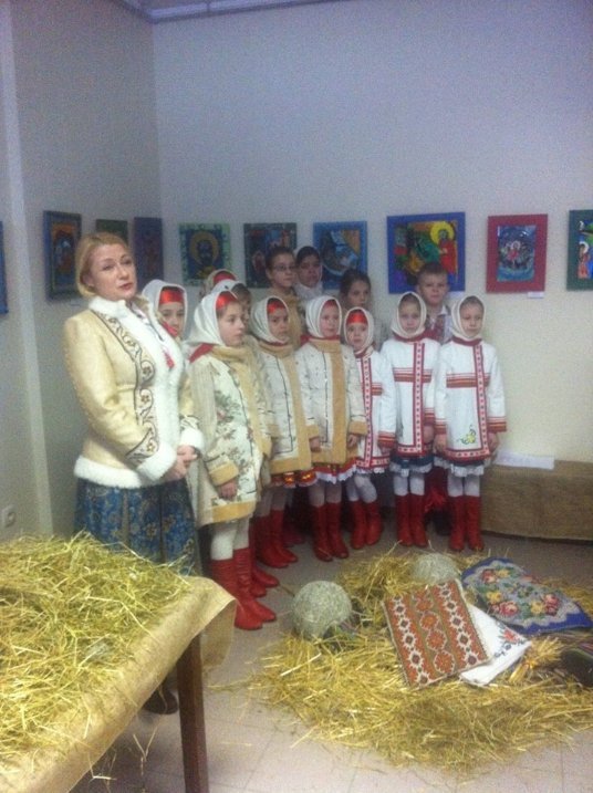 У Луцьку колядував захід зі сходом. ФОТО