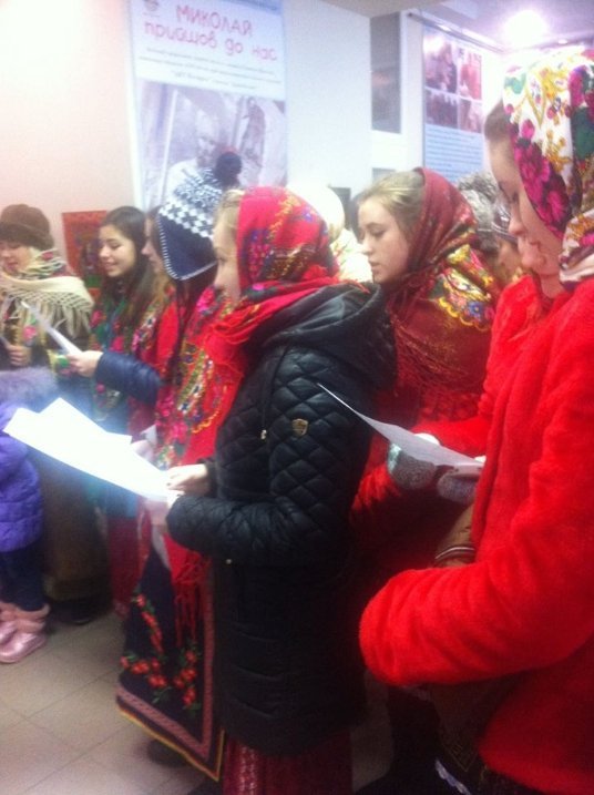 У Луцьку колядував захід зі сходом. ФОТО