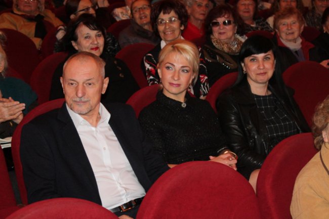 Поцілунки та гуморески: як волиняни святкували Міжнародний день людей похилого віку