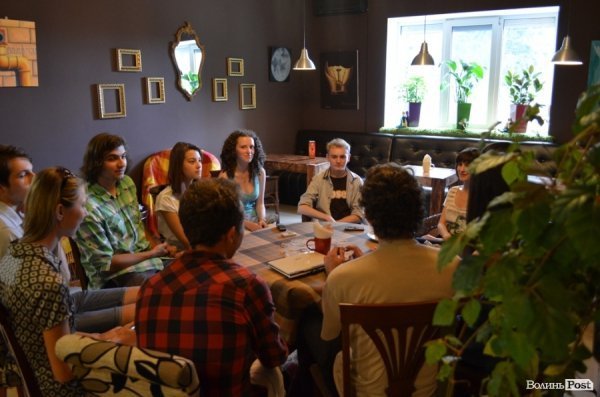 У Луцьку відкрилась виставка абсурдного мистецтва. ФОТО