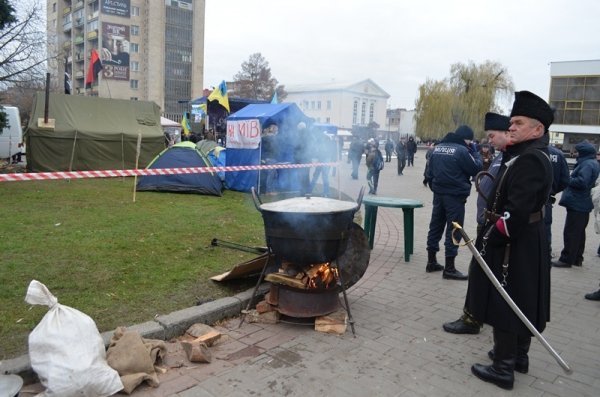 Луцький Євромайдан: люди виходять на віче
