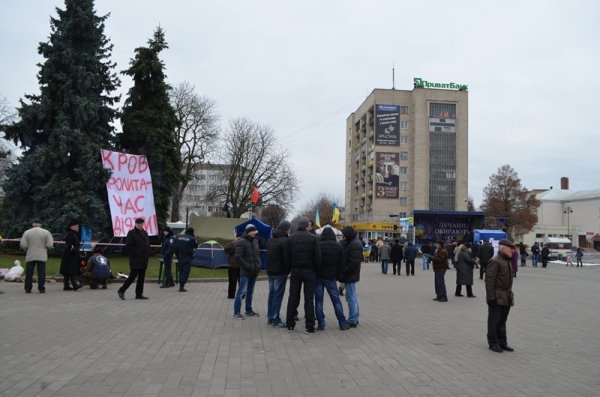 Луцький Євромайдан: люди виходять на віче