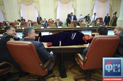 Рятувальник Шкіряк став зіркою мережі та героєм численних фотожаб 