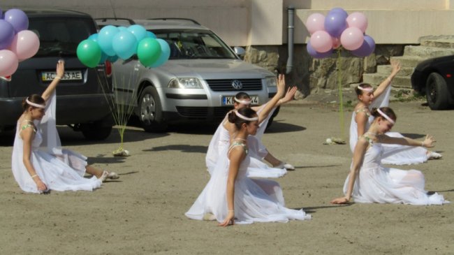 Перша трійня на Волині: виписку з пологового перетворили на шоу