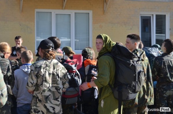 Дві сотні юнаків і дівчат «зникли» у волинських лісах на три дні. ФОТО. ВІДЕО