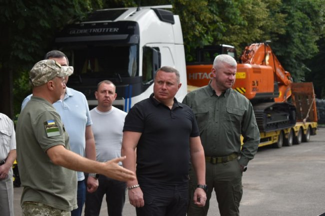 Для облаштування кордону на Волині військовим передали спеціальну техніку