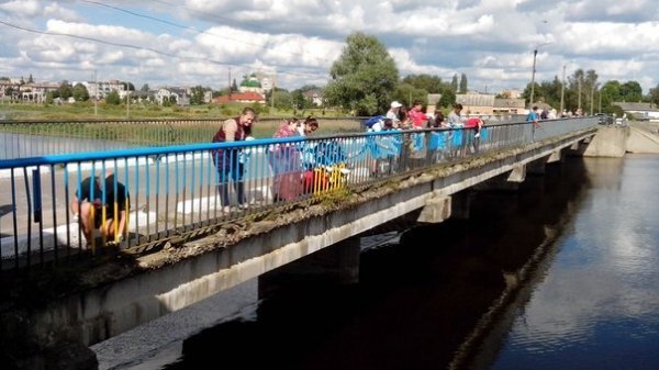 У Ковелі розфарбували міст. ФОТО