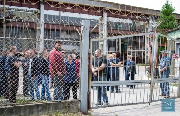 У Нововолинську страйкують працівники ливарного заводу. ФОТО. ВІДЕО