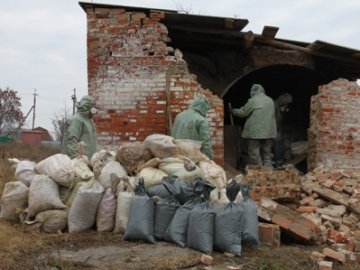 Із Камінь-Каширщини вивезуть 16 тонн отрути