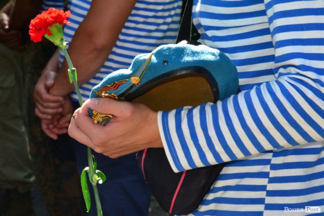 «Ніхто крім нас». У Луцьку святкують День десантника