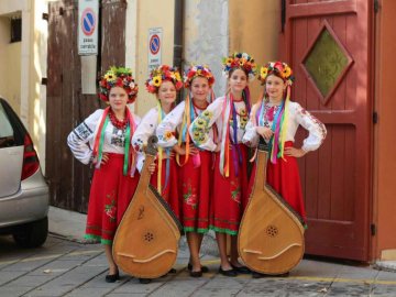 Юні бандуристки з Волині тріумфували на міжнародному конкурсі в Італії