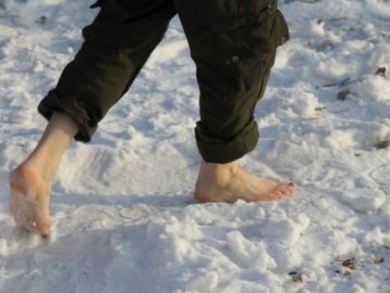 Поліцейський  босоніж біг п'ять кілометрів за злочинцем