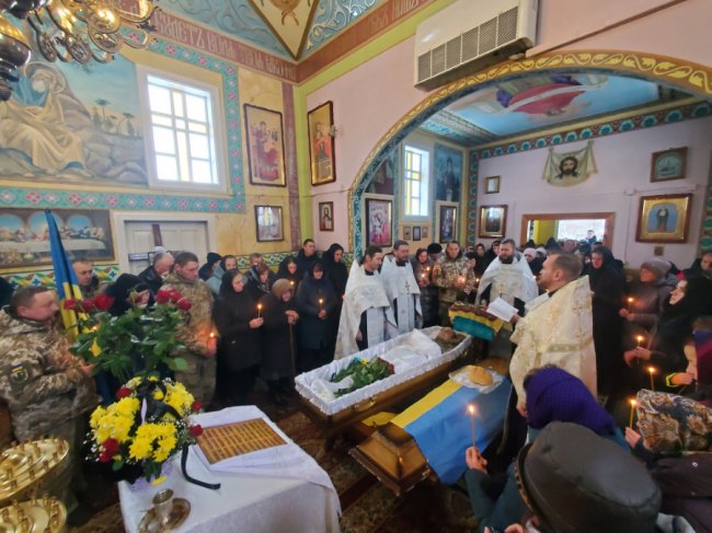 На Маневиччині попрощалися із Героєм Сергієм Медведюком 