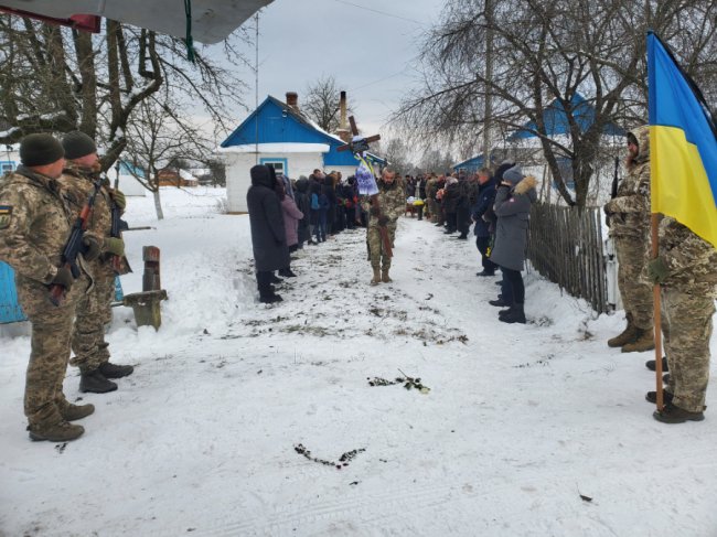 На Маневиччині попрощалися із Героєм Сергієм Медведюком 