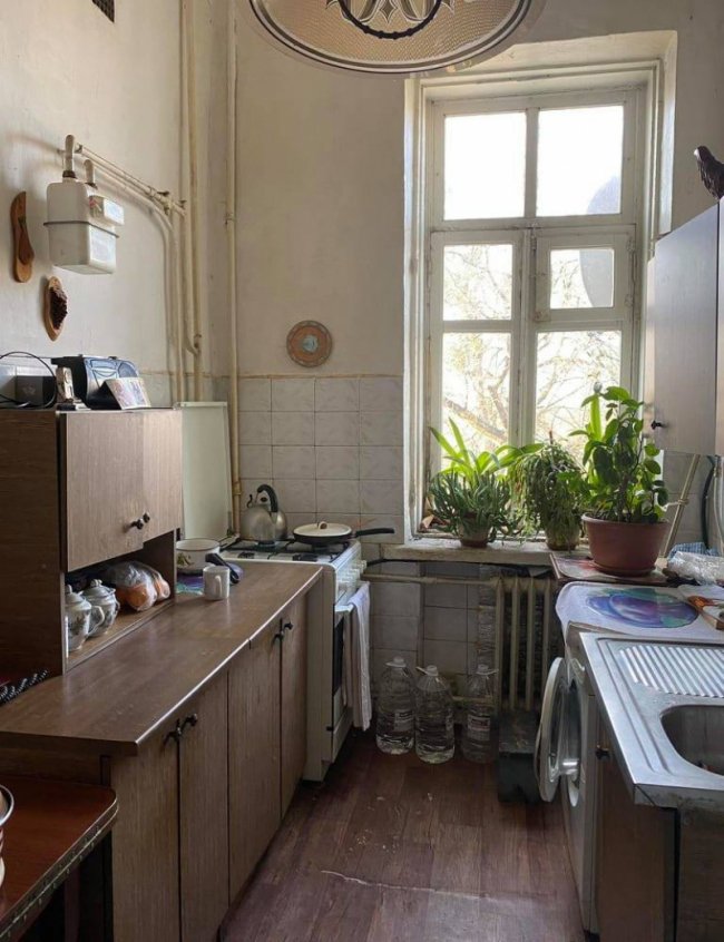 Дівчині з Волині, позбавленій батьківського піклування, купили квартиру 