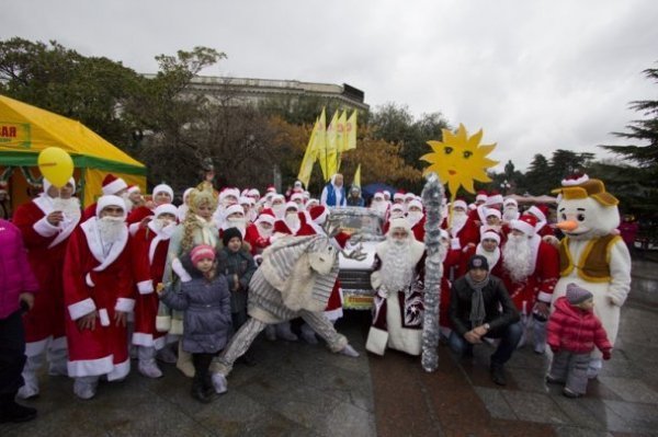 У Ялті ‒ парад Дідів Морозів. ФОТО