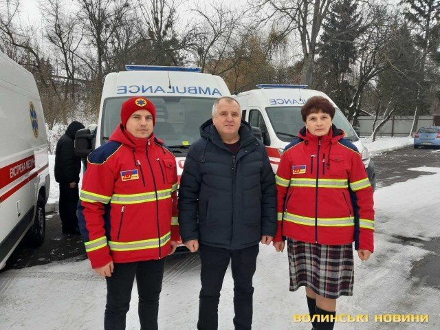 Волинські лікарі отримали реанімобілі для порятунку хворих на коронавірус. ФОТО