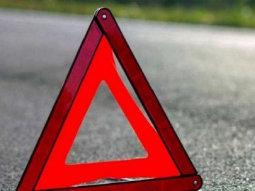 На Волині автівка збила дівчину на скутері