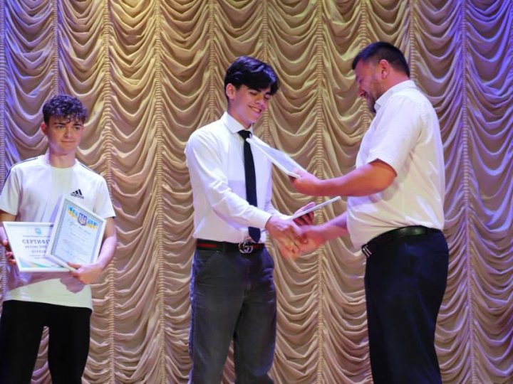 У громаді на Волині нагородили найуспішніших учнів та педагогів. ФОТО