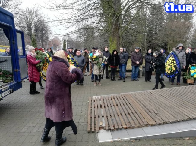 У Луцьку провели в останню путь атовця Сергія Денисюка. ФОТО