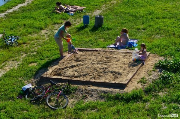 Місто, річка, сонце: у Луцьку стартував купальний сезон. ФОТО