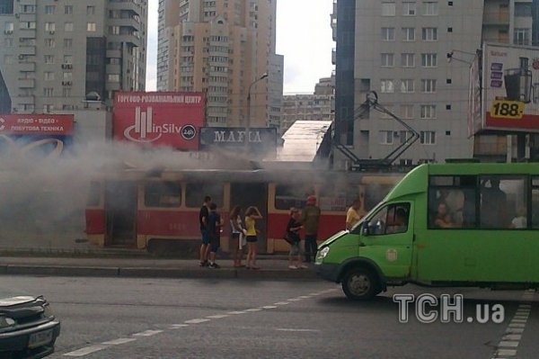 У Києві горів трамвай. ФОТО