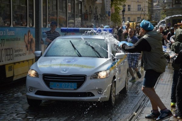 Водні бої у Львові. ФОТО. ВІДЕО