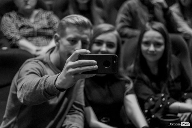 Арсен Мірзоян виступив у луцькому «Промені». ФОТОРЕПОРТАЖ