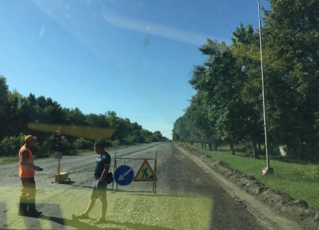 Поблизу Луцька через ремонт великий затор. ФОТО